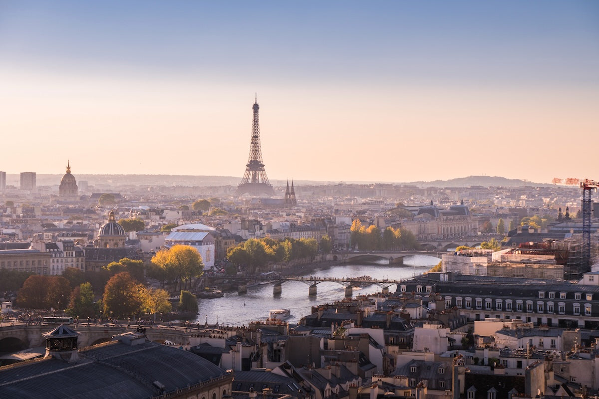 Paris (site web, usage exclusif pour 6 mois, petite entreprise)